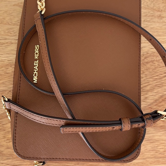 Michael Kors Jet Set Item  EW Crossbody - Picture 13 of 14